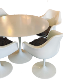 Knoll Saarinen Tulip Base Table and Chairs